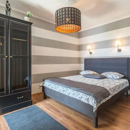 Pet Friendly In With Wifi Apartment Podstrana